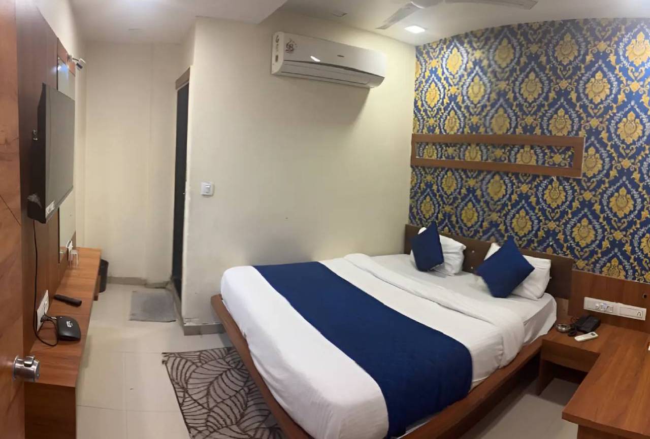 Deluxe Double Bed Room